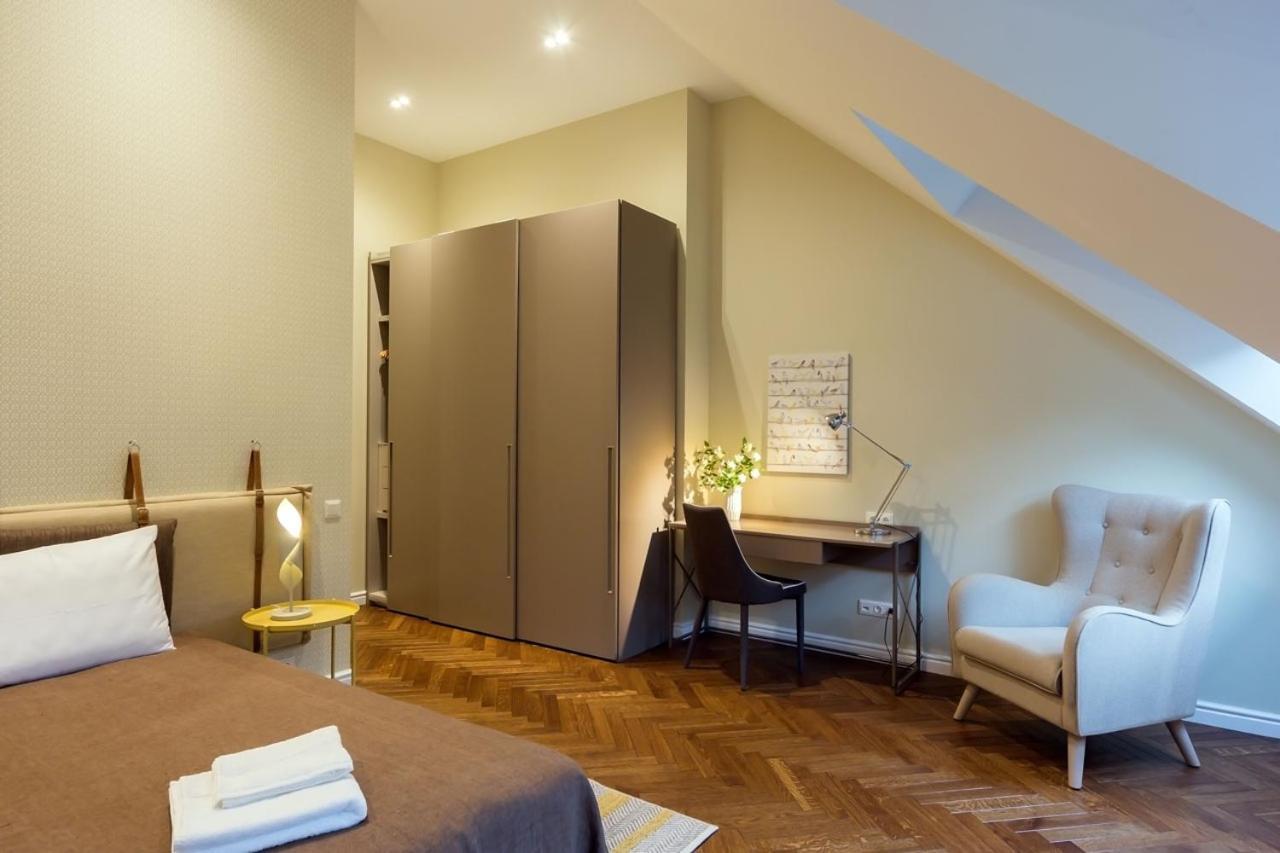 Osobnyak Aparthotel ยูร์มาลา ภายนอก รูปภาพ