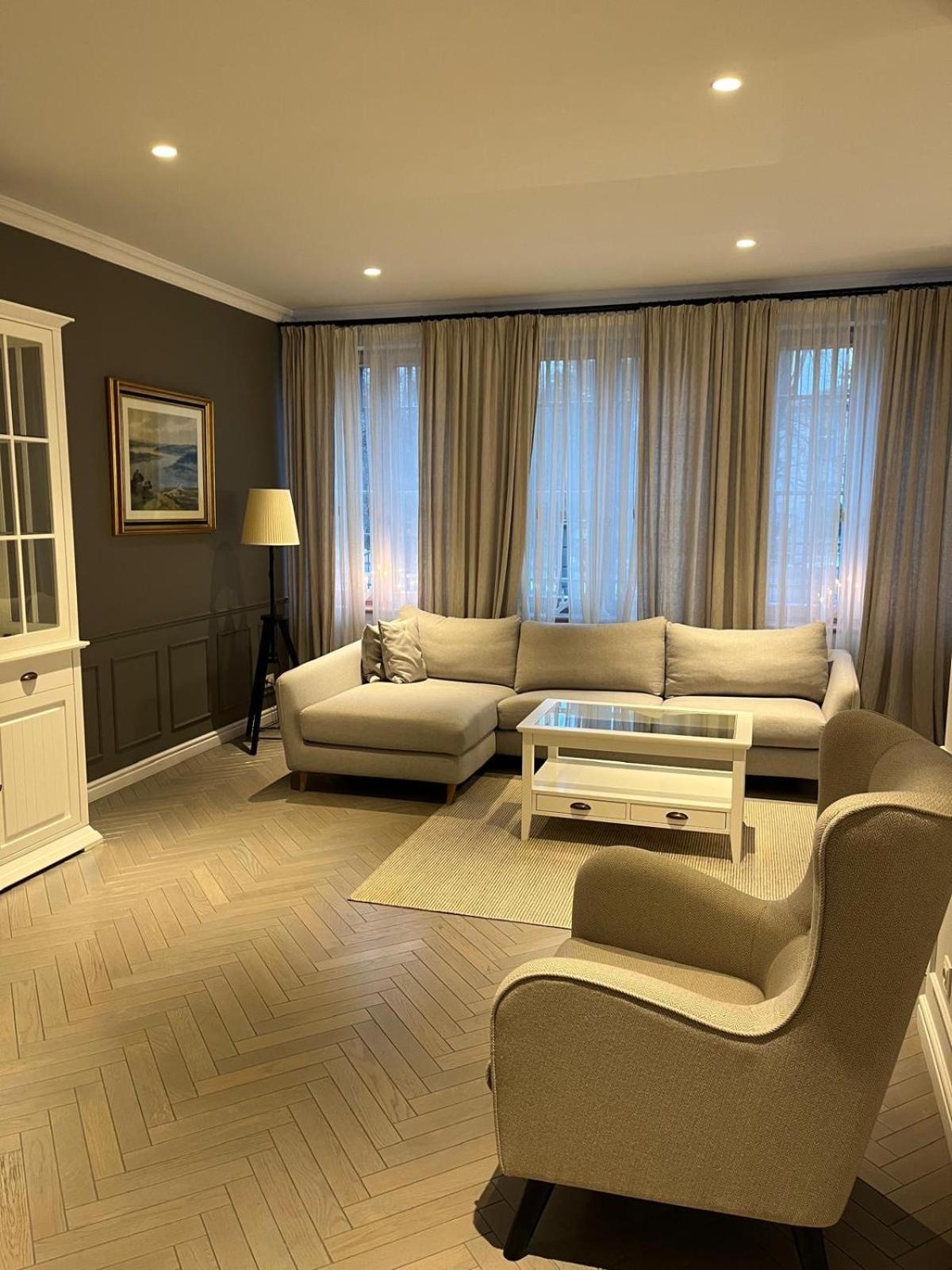 Osobnyak Aparthotel ยูร์มาลา ภายนอก รูปภาพ
