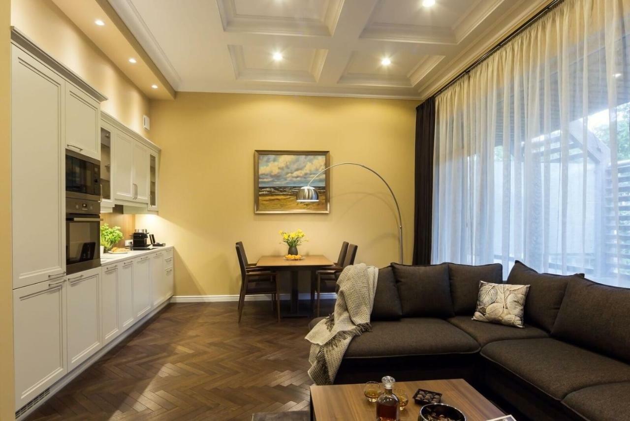 Osobnyak Aparthotel ยูร์มาลา ภายนอก รูปภาพ