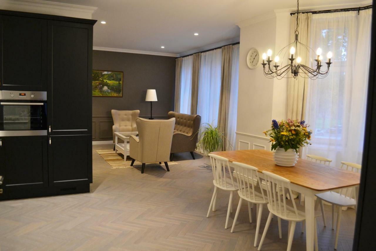 Osobnyak Aparthotel ยูร์มาลา ภายนอก รูปภาพ